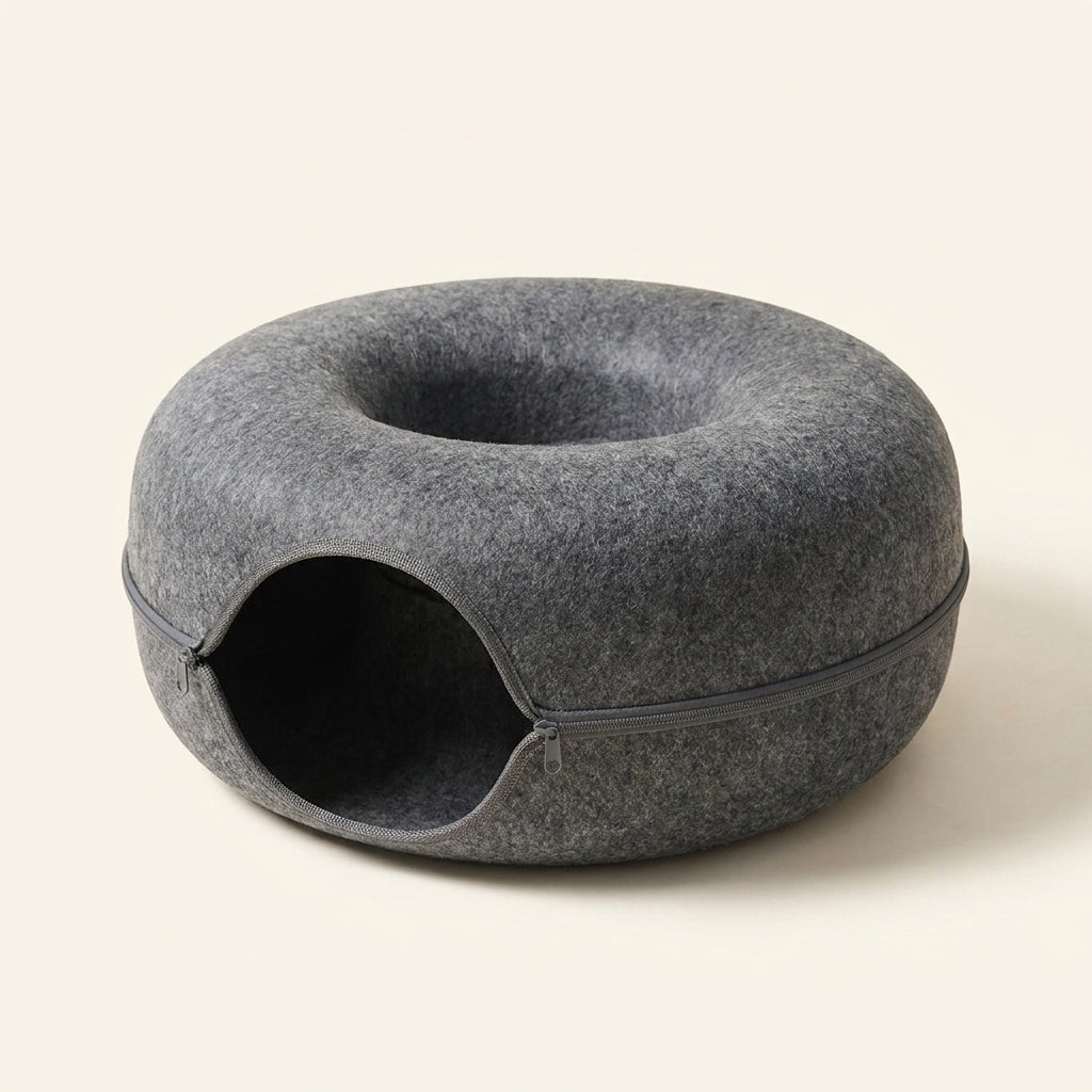 Igloo cave design pour chat en feutre gris anthracite Miaou & Sens